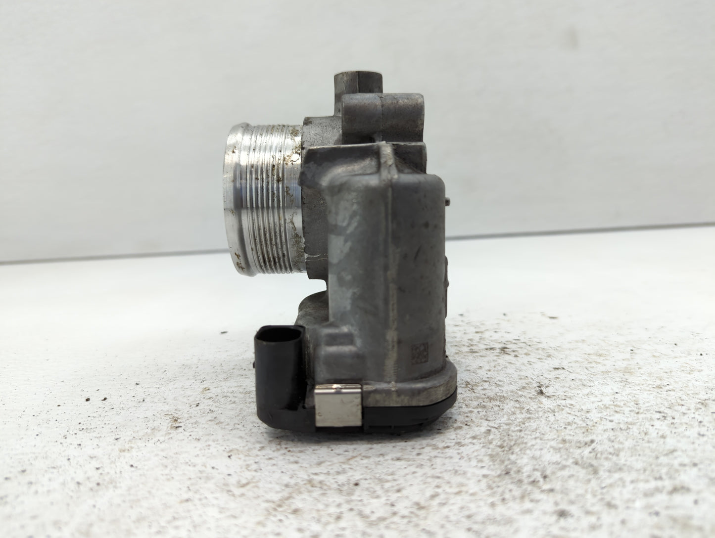 2014-2017 Volkswagen Jetta Throttle Body P/N:06K 133 062 E Fits Fits 2014 2015 2016 2017 OEM Used Auto Parts - Oemusedautopa