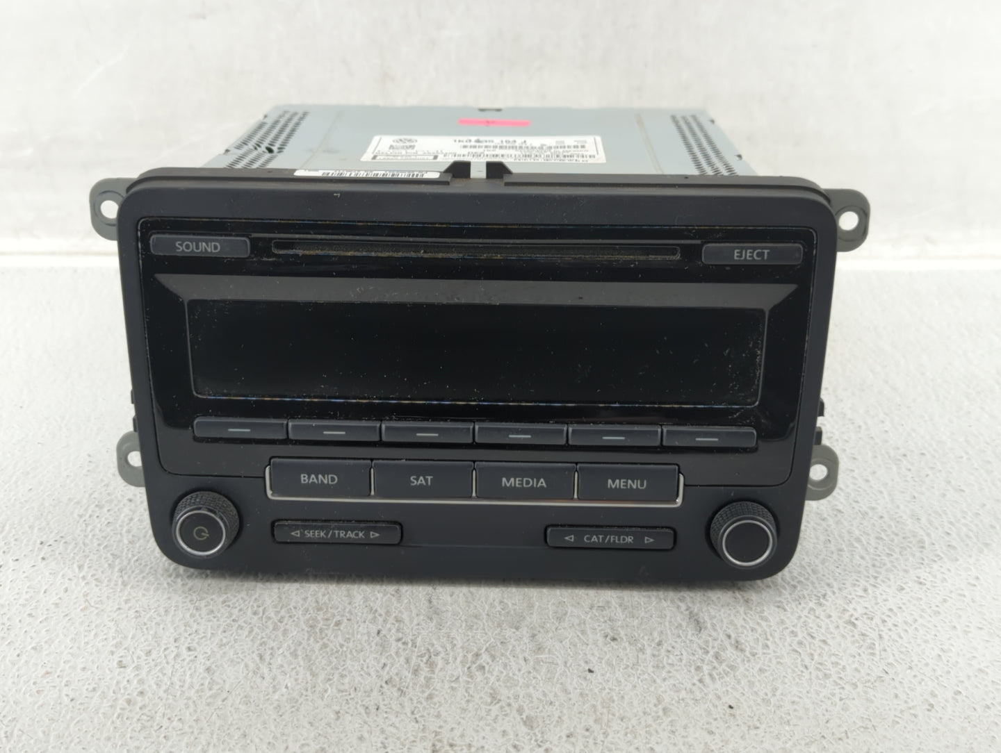 2015-2017 Volkswagen Jetta Am Fm Cd Player Radio Receiver - Oemusedautoparts1.com