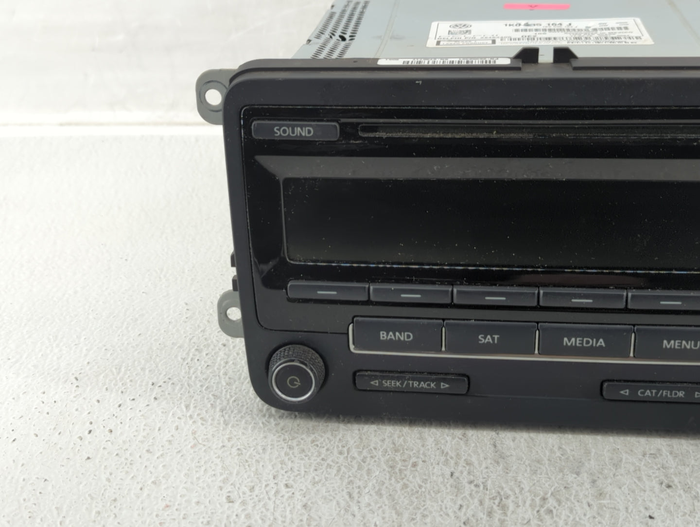 2015-2017 Volkswagen Jetta Am Fm Cd Player Radio Receiver - Oemusedautoparts1.com