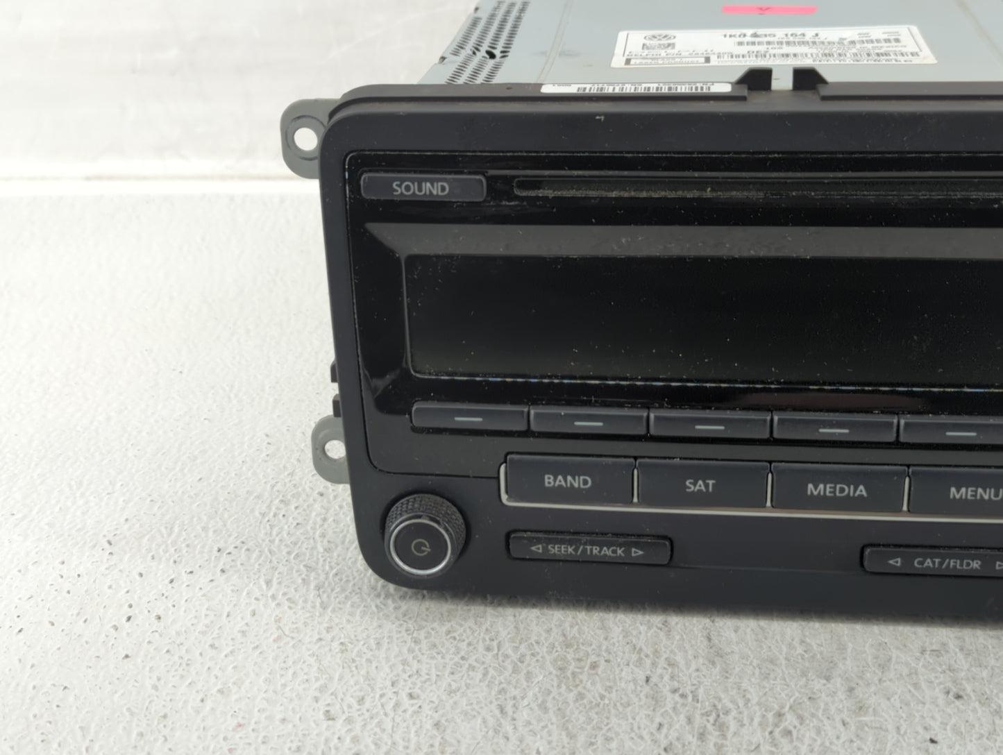 2015-2017 Volkswagen Jetta Am Fm Cd Player Radio Receiver - Oemusedautoparts1.com