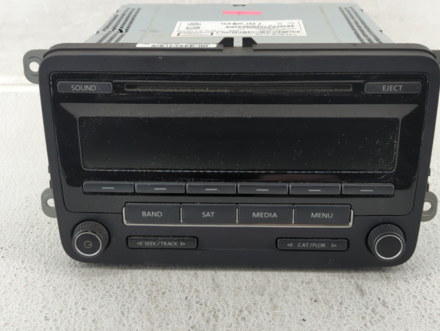 2015-2017 Volkswagen Jetta Am Fm Cd Player Radio Receiver - Oemusedautoparts1.com