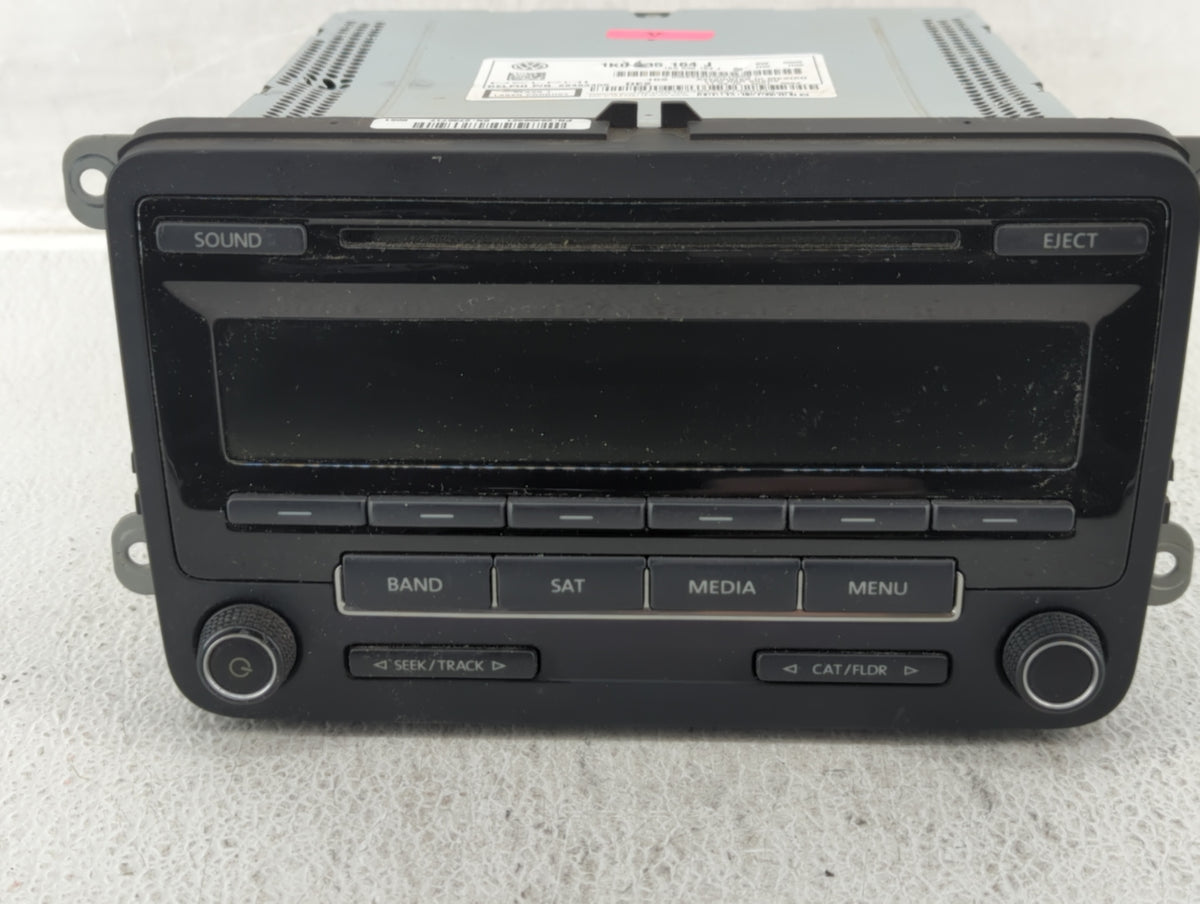 2015-2017 Volkswagen Jetta Am Fm Cd Player Radio Receiver 522696 - Oemusedautoparts1.com