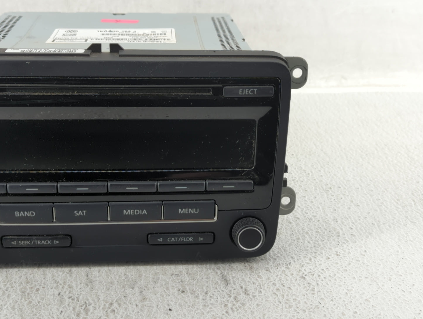 2015-2017 Volkswagen Jetta Am Fm Cd Player Radio Receiver - Oemusedautoparts1.com