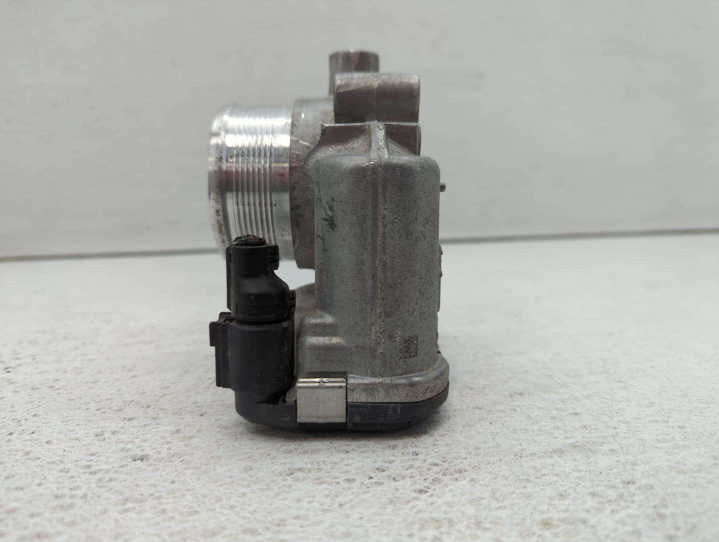 2014-2017 Volkswagen Jetta Throttle Body P/N:06K 133 062 E Fits Fits 2014 2015 2016 2017 OEM Used Auto Parts - Oemusedautopa