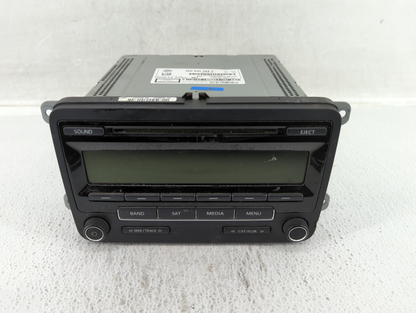2015-2017 Volkswagen Jetta Am Fm Cd Player Radio Receiver - Oemusedautoparts1.com