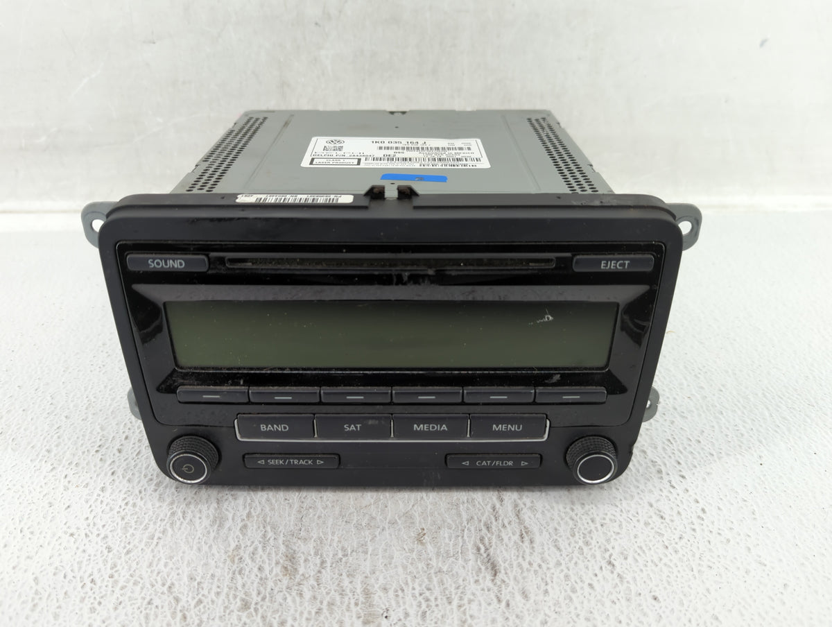 2015-2017 Volkswagen Jetta Am Fm Cd Player Radio Receiver 526243 - Oemusedautoparts1.com