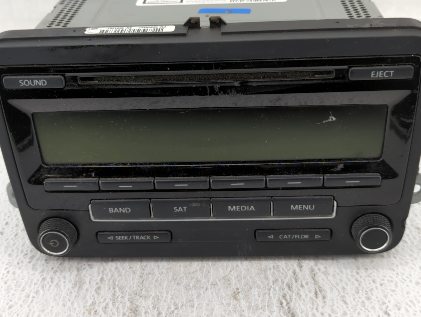 2015-2017 Volkswagen Jetta Am Fm Cd Player Radio Receiver - Oemusedautoparts1.com