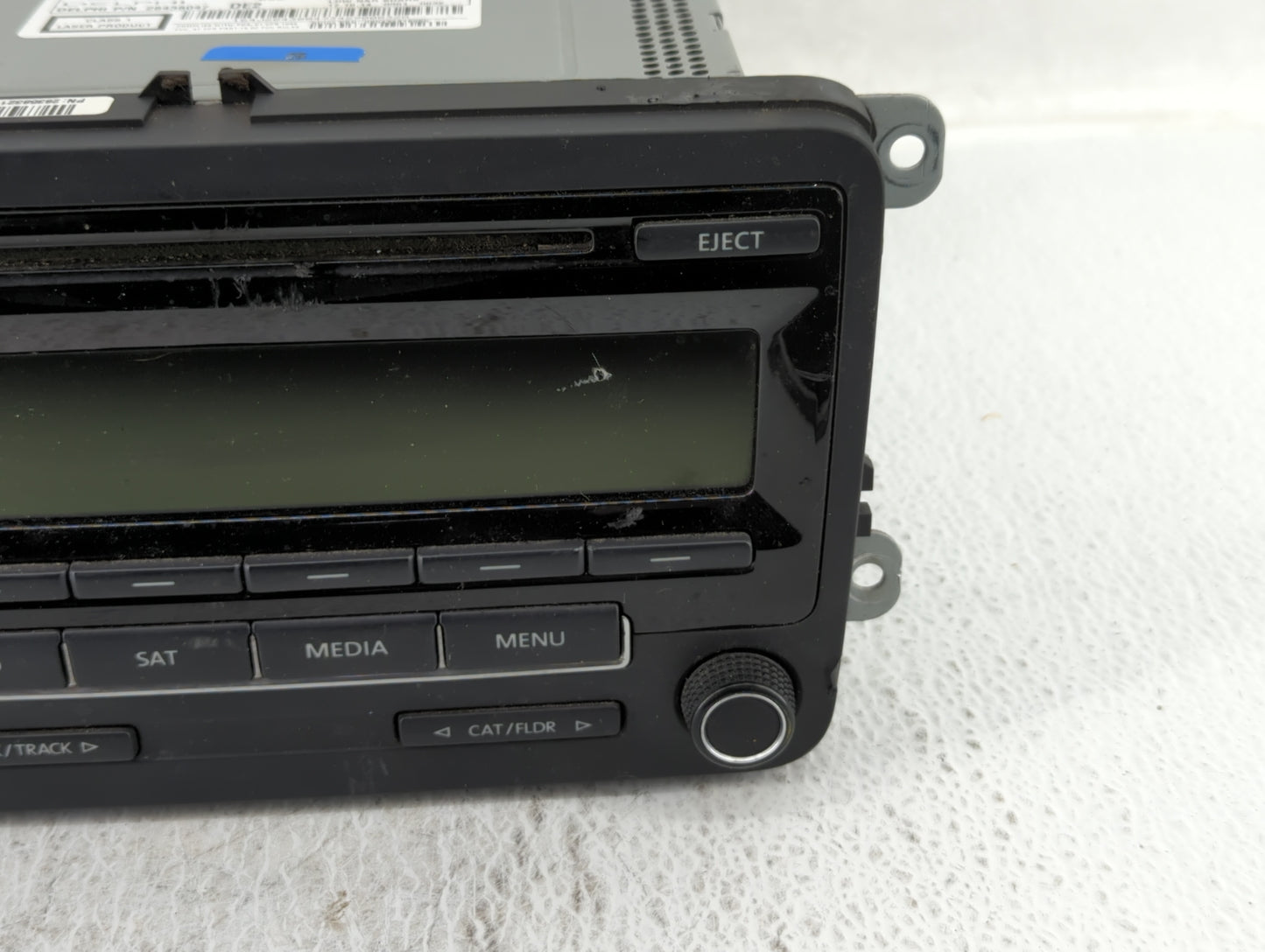 2015-2017 Volkswagen Jetta Am Fm Cd Player Radio Receiver - Oemusedautoparts1.com