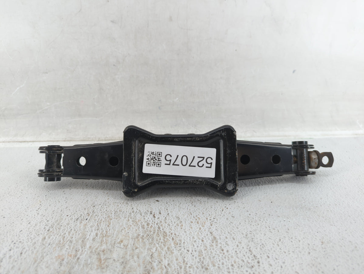 2015 Volkswagen Jetta Spare Scissor Car Jack 527075 - Oemusedautoparts1.com