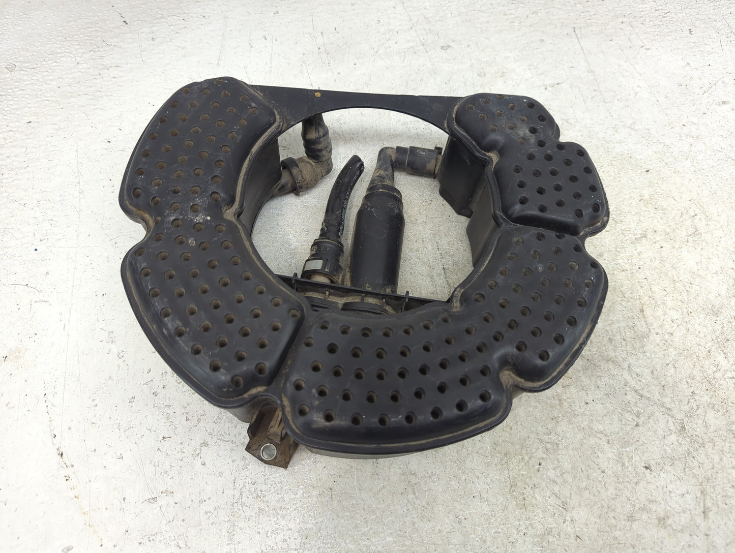 2015 Volkswagen Jetta Fuel Vapor Charcoal Canister 537250 - Oemusedautoparts1.com
