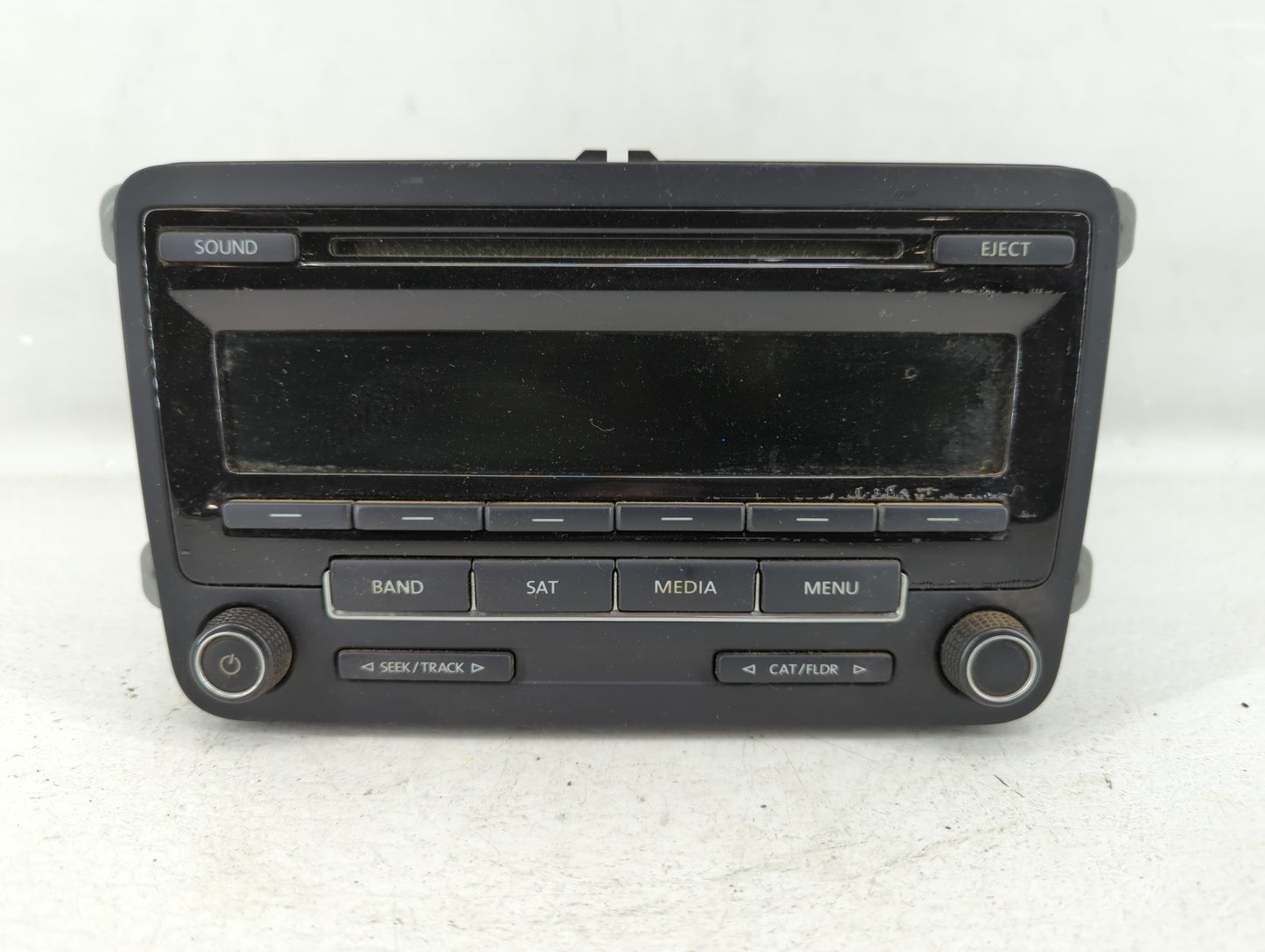 2015-2017 Volkswagen Jetta Am Fm Cd Player Radio Receiver - Oemusedautoparts1.com