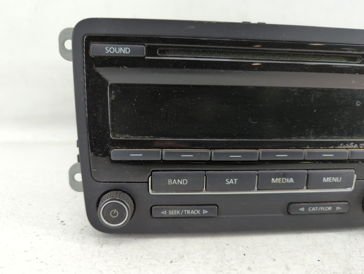 2015-2017 Volkswagen Jetta Am Fm Cd Player Radio Receiver - Oemusedautoparts1.com