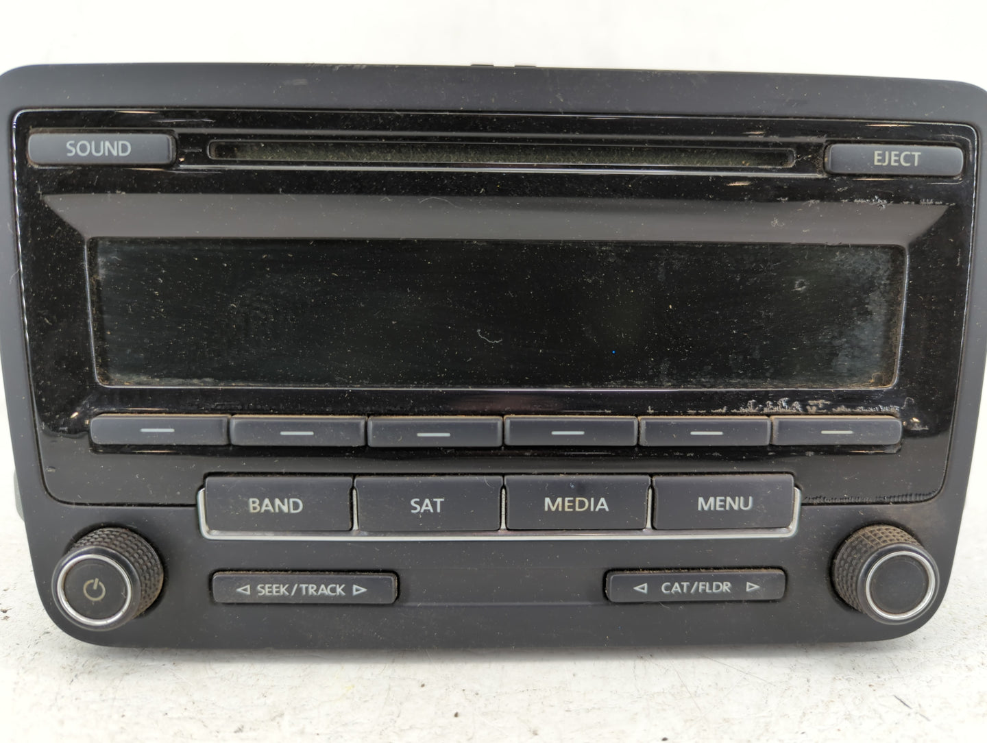 2015-2017 Volkswagen Jetta Am Fm Cd Player Radio Receiver - Oemusedautoparts1.com