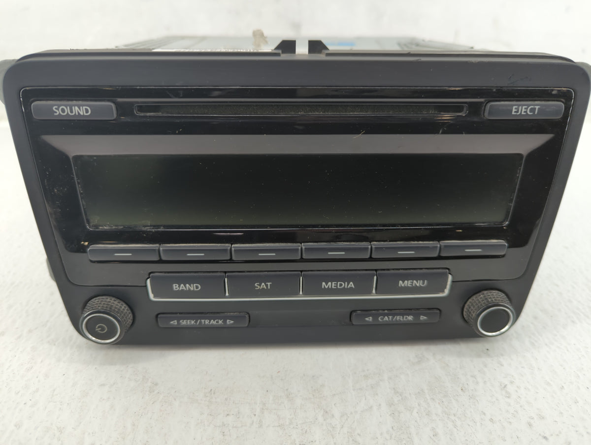 2015-2017 Volkswagen Jetta Am Fm Cd Player Radio Receiver 559409 - Oemusedautoparts1.com