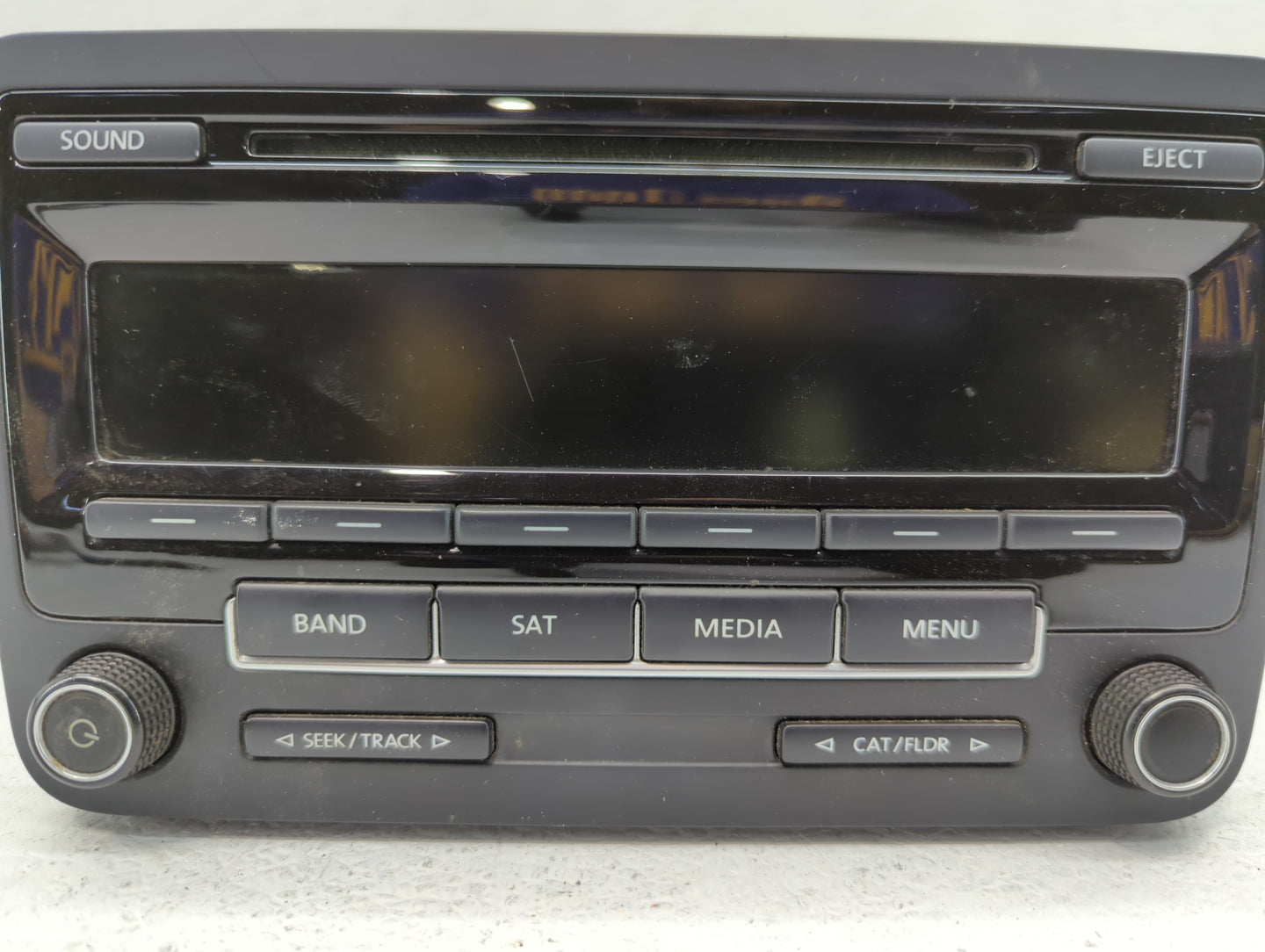 2015-2017 Volkswagen Jetta Am Fm Cd Player Radio Receiver - Oemusedautoparts1.com