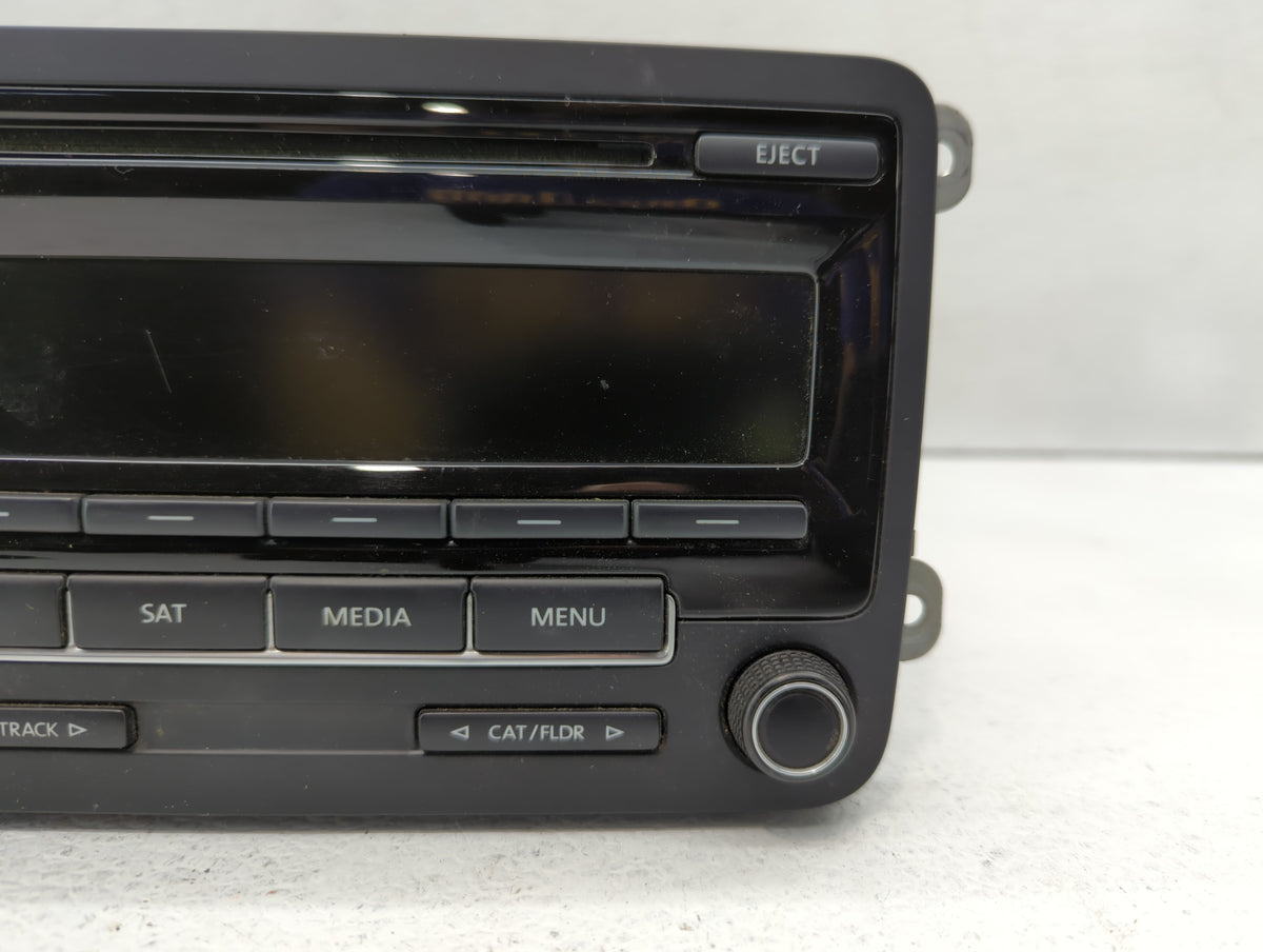 2015-2017 Volkswagen Jetta Am Fm Cd Player Radio Receiver 568968 - Oemusedautoparts1.com