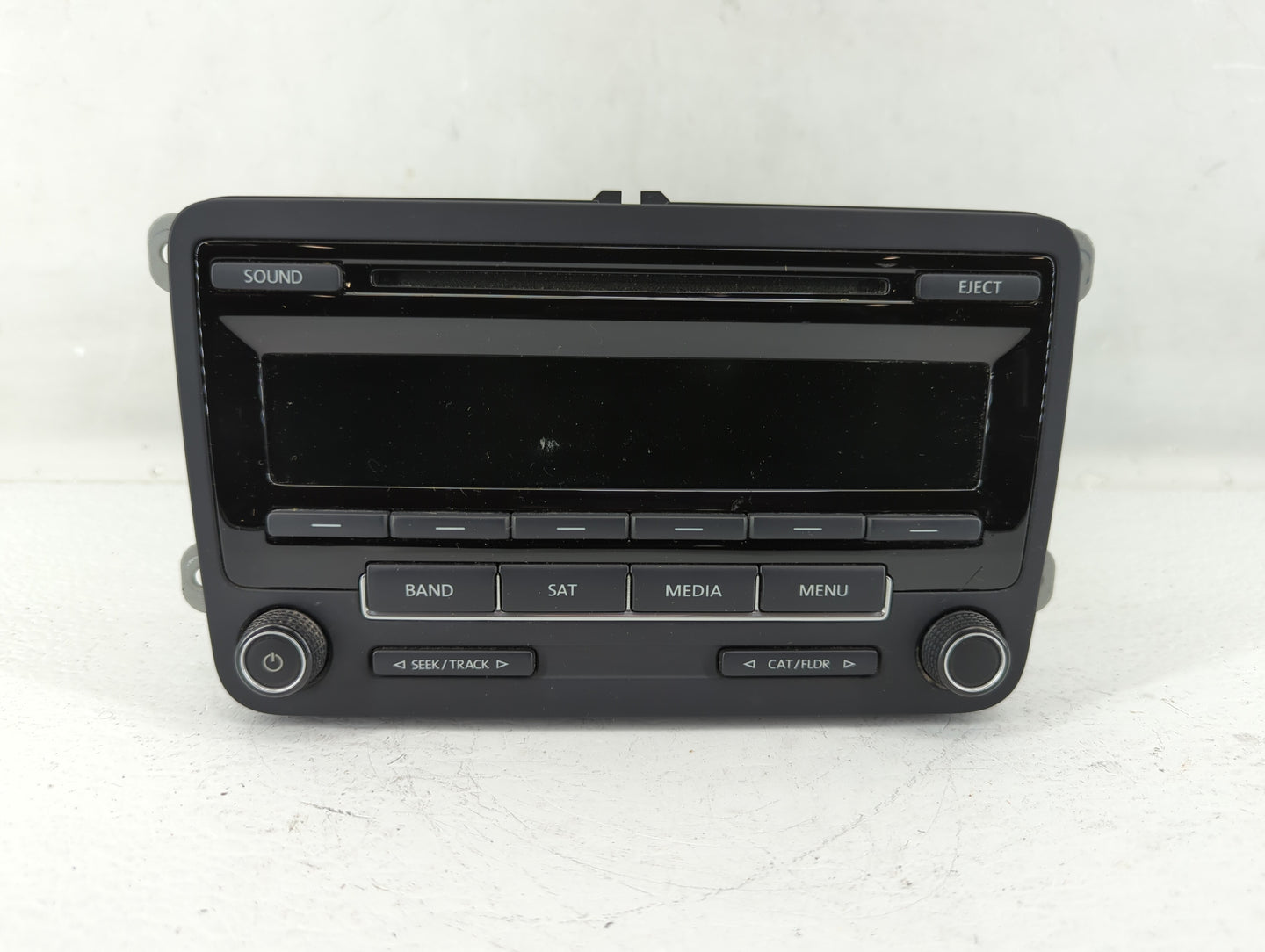 2015-2017 Volkswagen Jetta Am Fm Cd Player Radio Receiver - Oemusedautoparts1.com