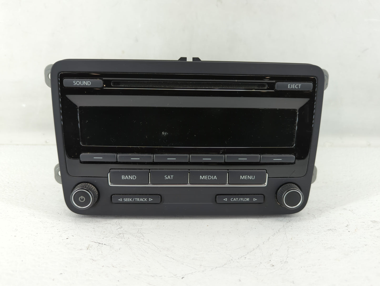 2015-2017 Volkswagen Jetta Am Fm Cd Player Radio Receiver - Oemusedautoparts1.com