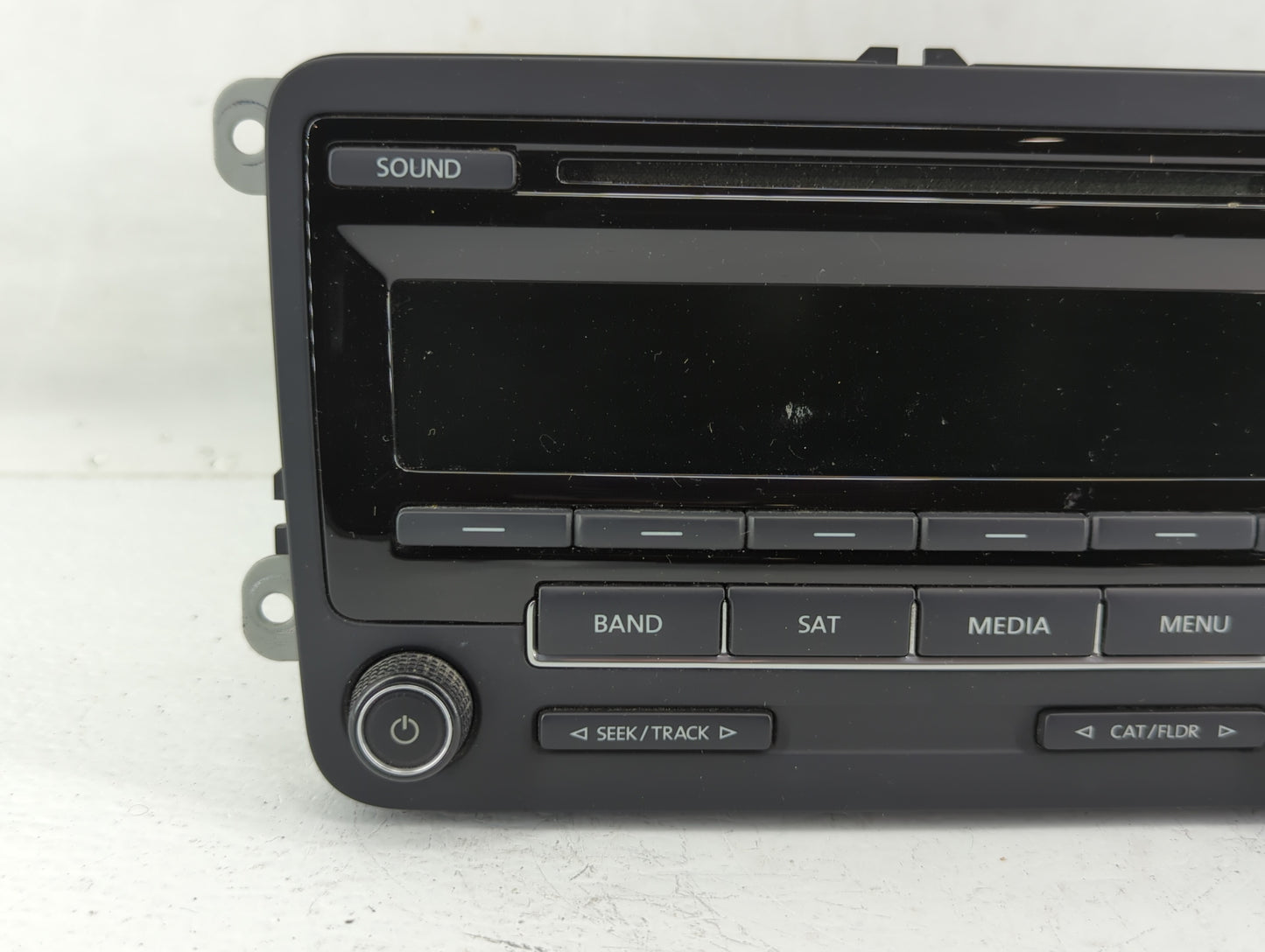 2015-2017 Volkswagen Jetta Am Fm Cd Player Radio Receiver - Oemusedautoparts1.com