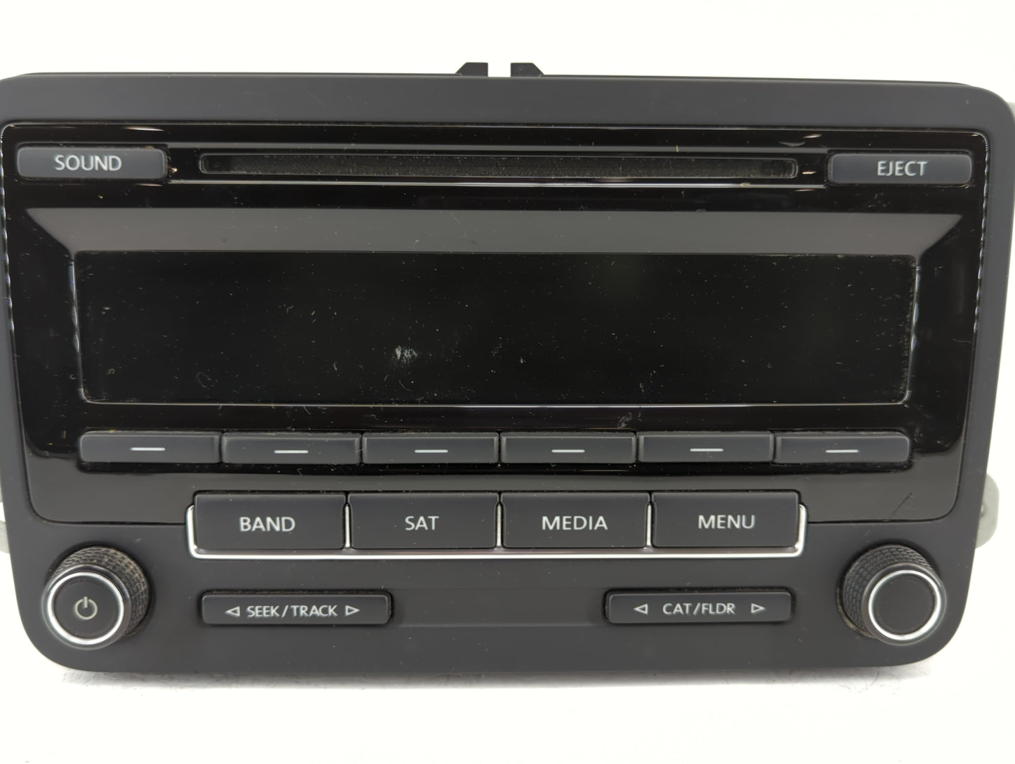 2015-2017 Volkswagen Jetta Am Fm Cd Player Radio Receiver - Oemusedautoparts1.com