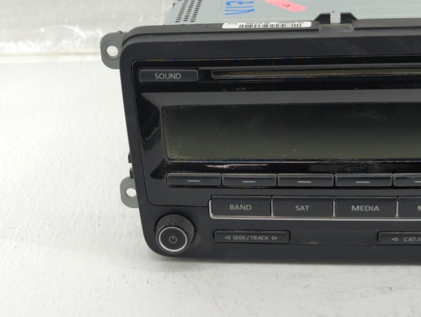 2015-2017 Volkswagen Jetta Am Fm Cd Player Radio Receiver - Oemusedautoparts1.com