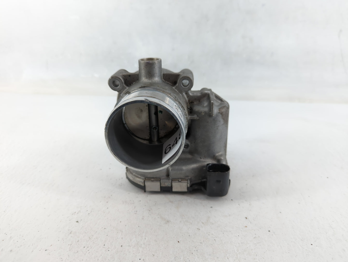 2014-2017 Volkswagen Jetta Throttle Body P/N:06K 133 062 E Fits Fits 2014 2015 2016 2017 OEM Used Auto Parts - Oemusedautopa