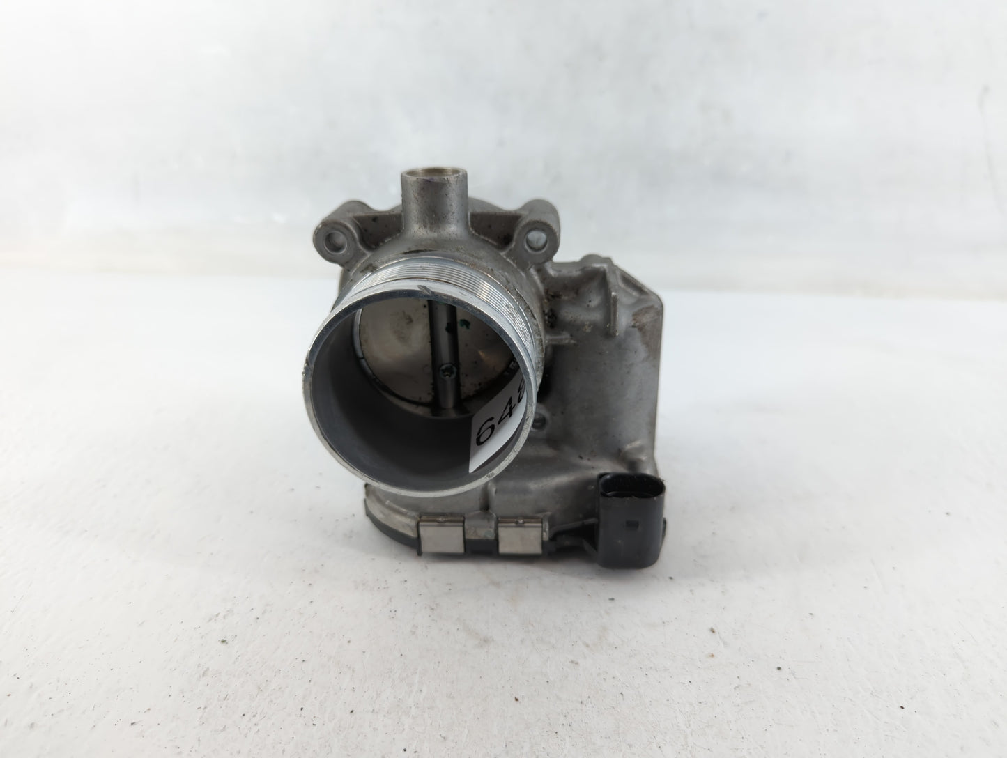 2014-2017 Volkswagen Jetta Throttle Body P/N:06K 133 062 E Fits Fits 2014 2015 2016 2017 OEM Used Auto Parts - Oemusedautopa