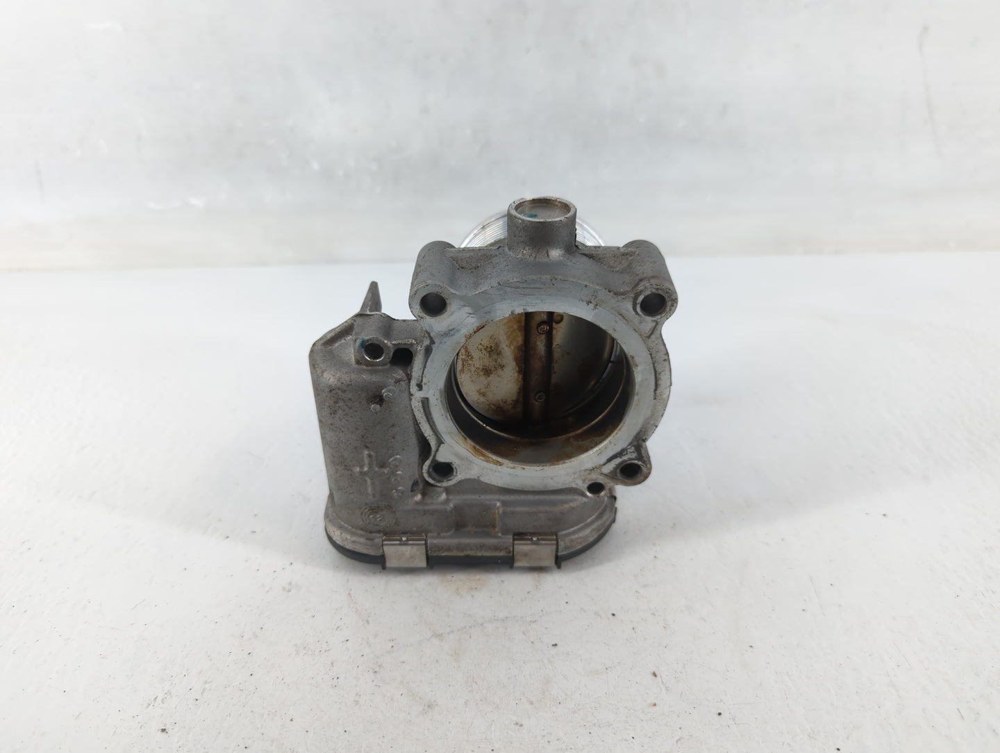 2014-2017 Volkswagen Jetta Throttle Body P/N:06K 133 062 E Fits Fits 2014 2015 2016 2017 OEM Used Auto Parts - Oemusedautopa