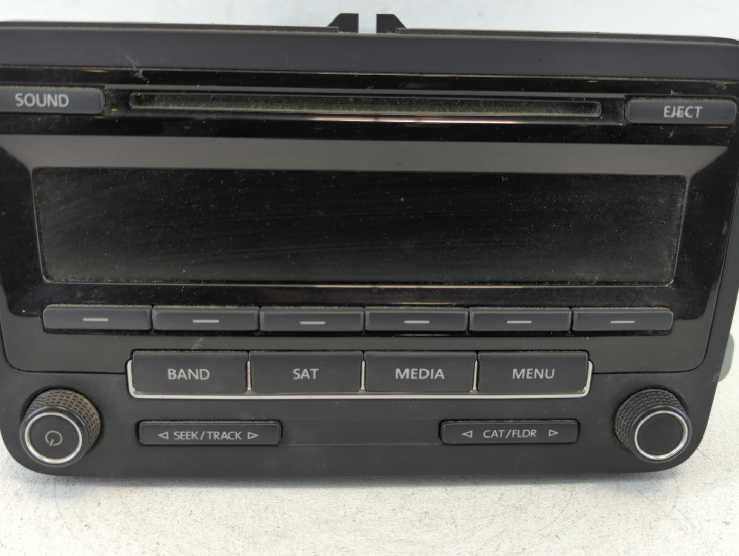 2015-2017 Volkswagen Jetta Am Fm Cd Player Radio Receiver - Oemusedautoparts1.com
