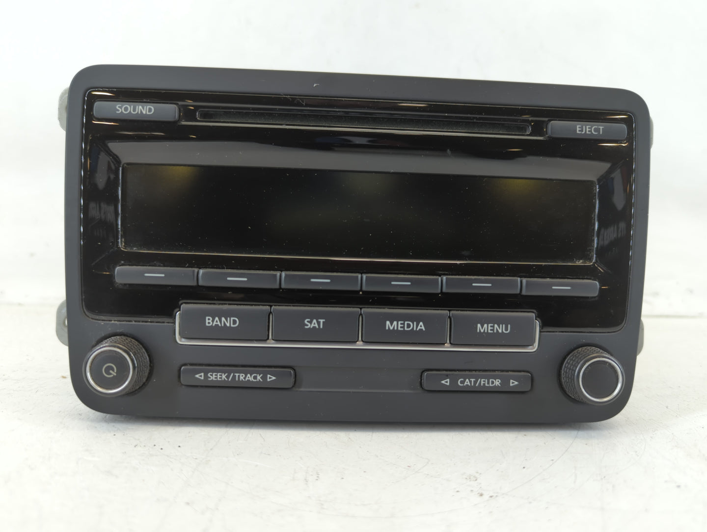 2015-2017 Volkswagen Jetta Am Fm Cd Player Radio Receiver - Oemusedautoparts1.com