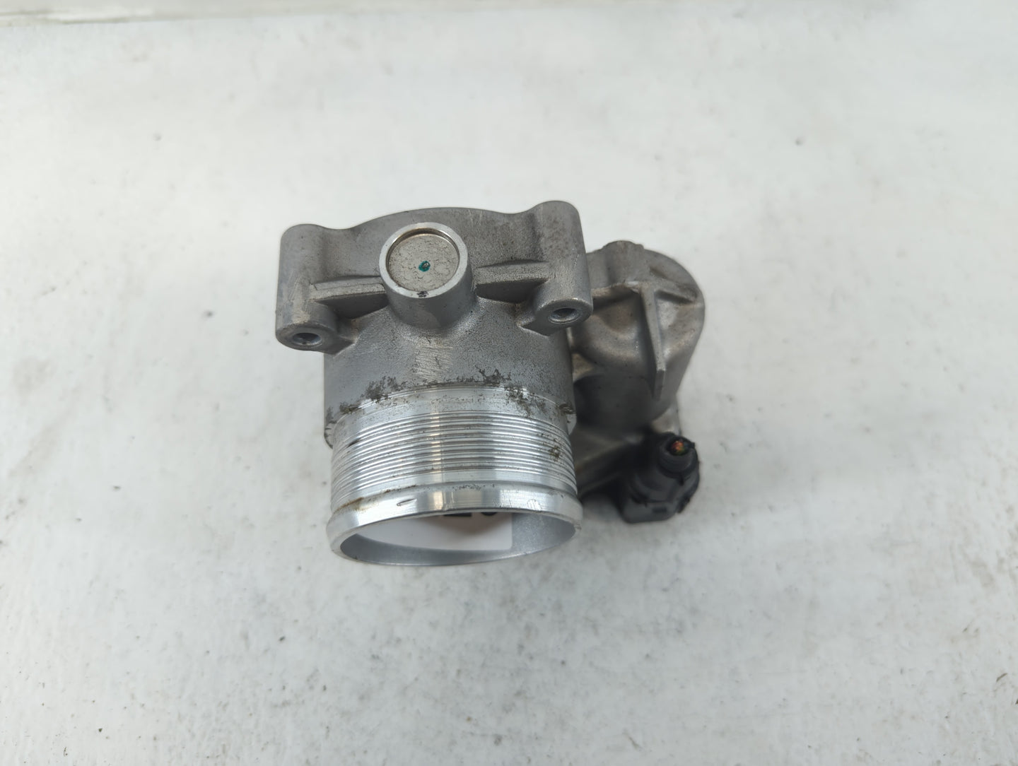2014-2017 Volkswagen Jetta Throttle Body P/N:06K 133 062 E Fits Fits 2014 2015 2016 2017 OEM Used Auto Parts - Oemusedautopa