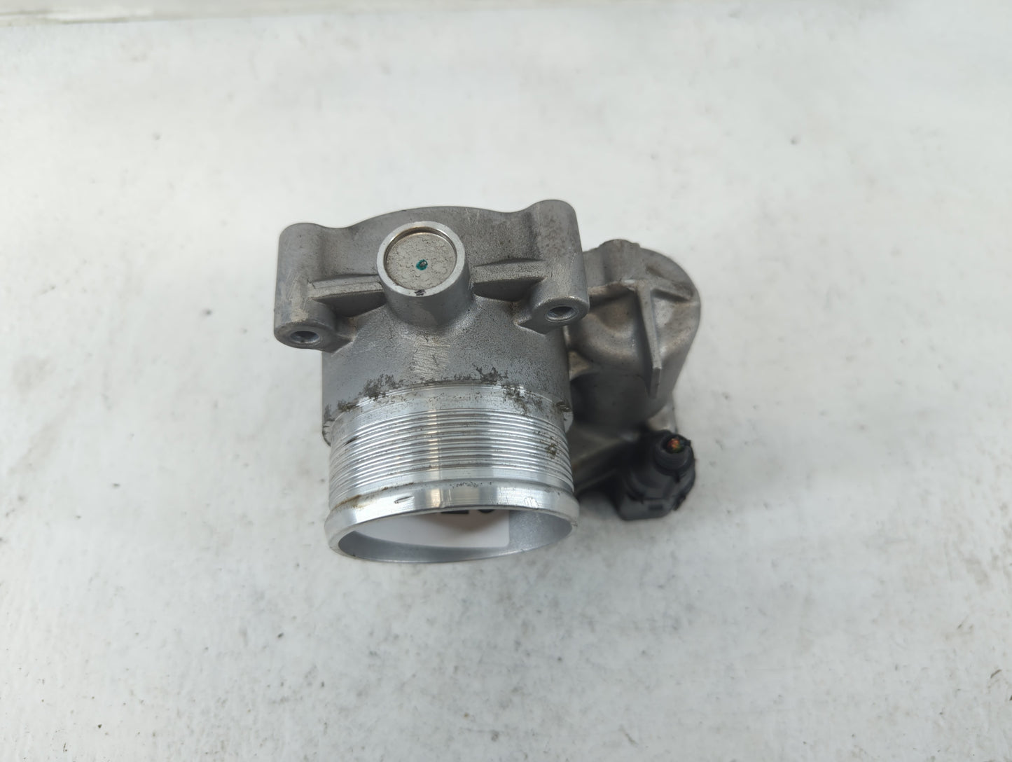 2014-2017 Volkswagen Jetta Throttle Body P/N:06K 133 062 E Fits Fits 2014 2015 2016 2017 OEM Used Auto Parts - Oemusedautopa