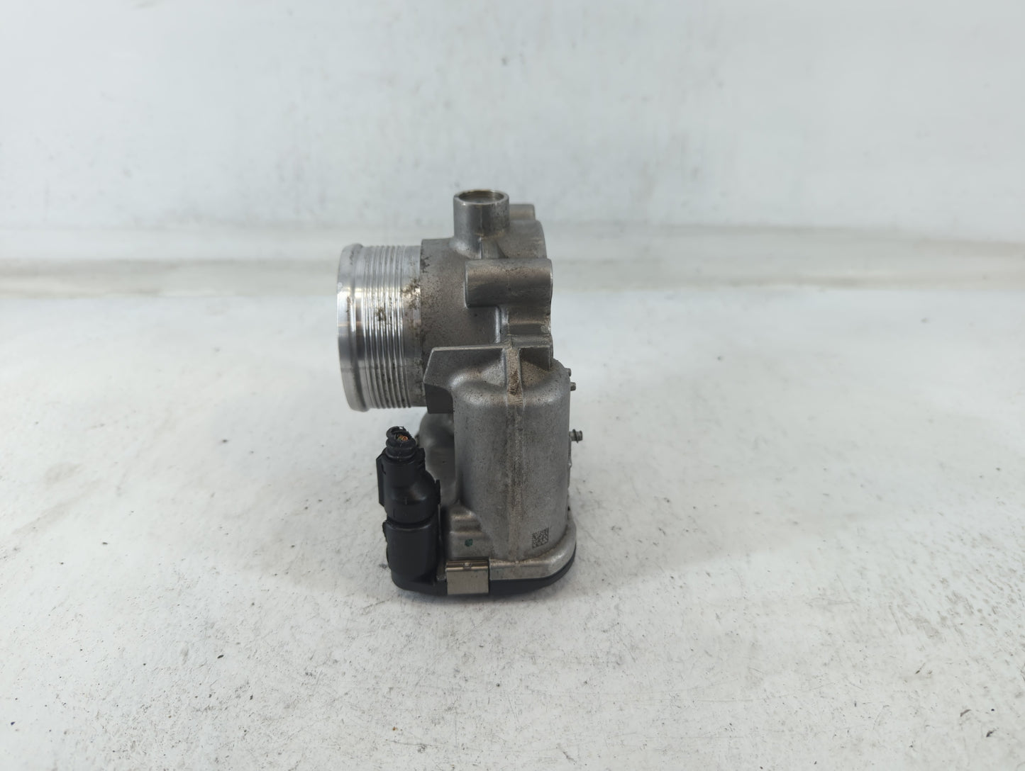 2014-2017 Volkswagen Jetta Throttle Body P/N:06K 133 062 E Fits Fits 2014 2015 2016 2017 OEM Used Auto Parts - Oemusedautopa