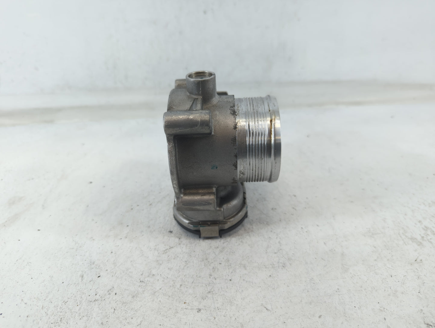 2014-2017 Volkswagen Jetta Throttle Body P/N:06K 133 062 E Fits Fits 2014 2015 2016 2017 OEM Used Auto Parts - Oemusedautopa