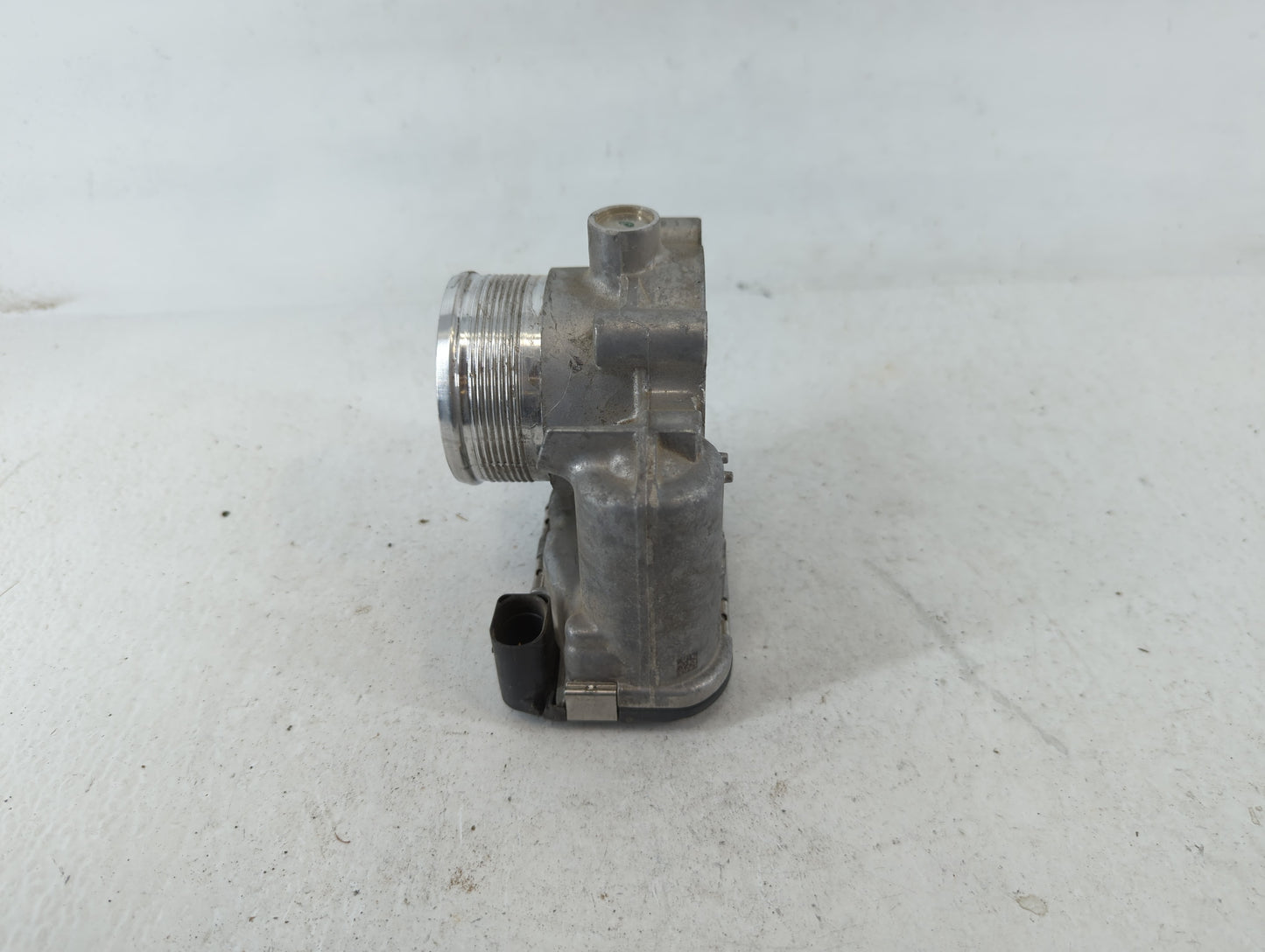 2014-2017 Volkswagen Jetta Throttle Body P/N:06K 133 062 E Fits Fits 2014 2015 2016 2017 OEM Used Auto Parts - Oemusedautopa