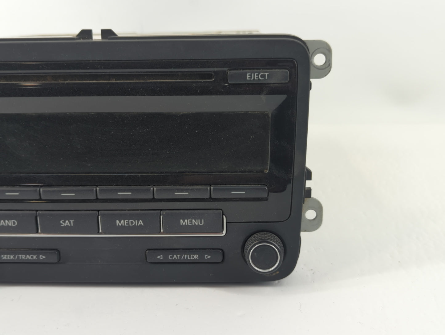 2015-2017 Volkswagen Jetta Am Fm Cd Player Radio Receiver - Oemusedautoparts1.com