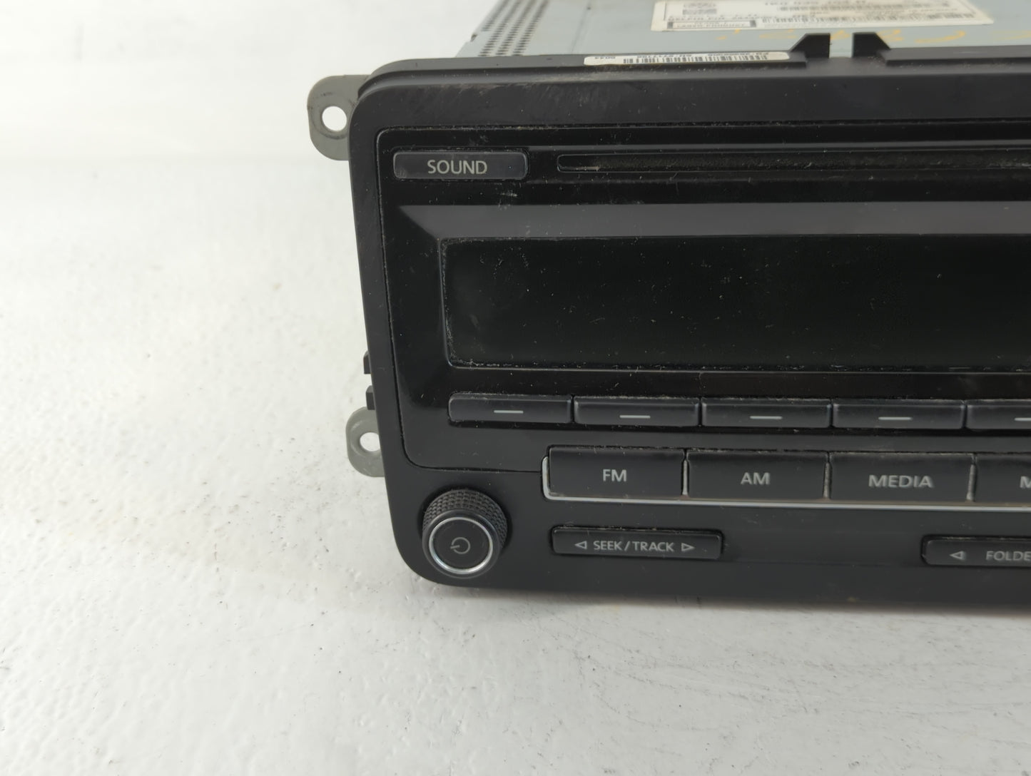 2015-2017 Volkswagen Jetta Am Fm Cd Player Radio Receiver - Oemusedautoparts1.com