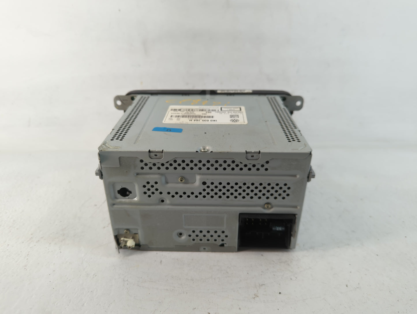 2015-2017 Volkswagen Jetta Am Fm Cd Player Radio Receiver - Oemusedautoparts1.com