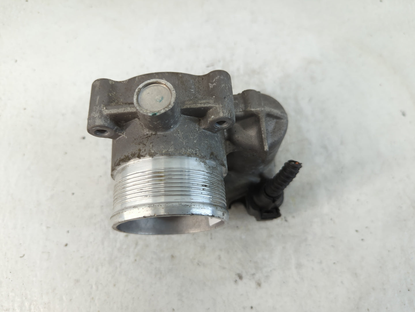 2013-2018 Volkswagen Jetta Throttle Body P/N:06K 133 062 E Fits Fits 2013 2014 2015 2016 2017 2018 OEM Used Auto Parts - Oem