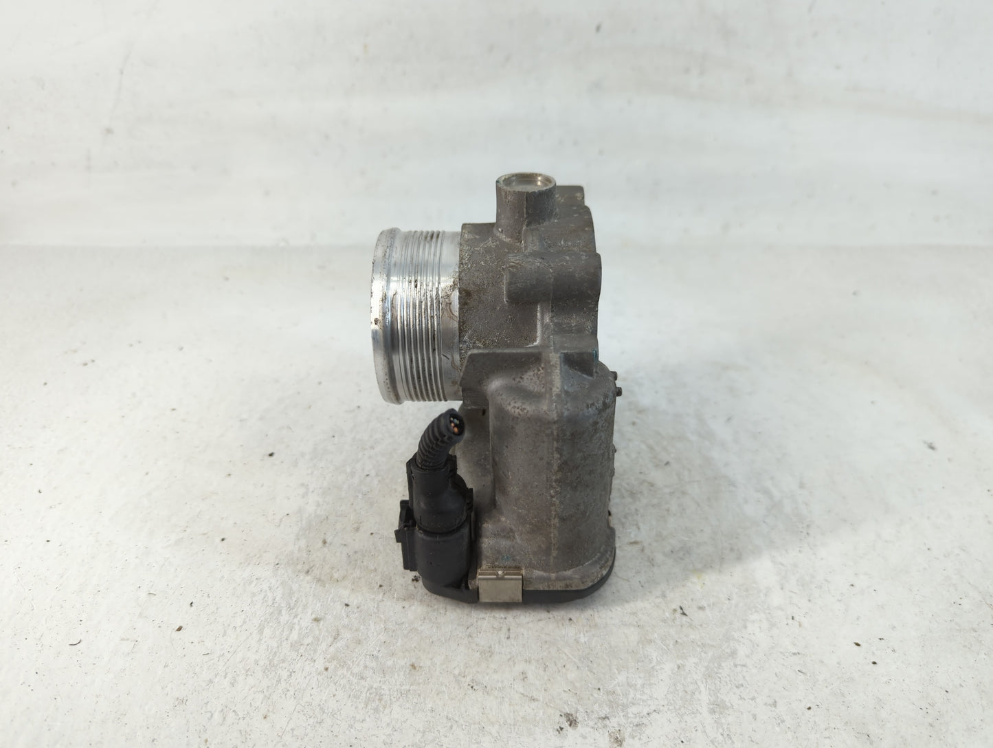2013-2018 Volkswagen Jetta Throttle Body P/N:06K 133 062 E Fits Fits 2013 2014 2015 2016 2017 2018 OEM Used Auto Parts - Oem