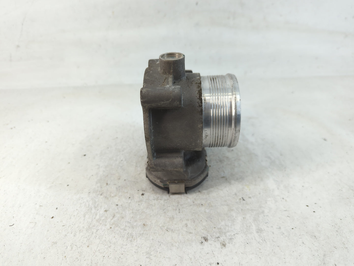 2013-2018 Volkswagen Jetta Throttle Body P/N:06K 133 062 E Fits Fits 2013 2014 2015 2016 2017 2018 OEM Used Auto Parts - Oem