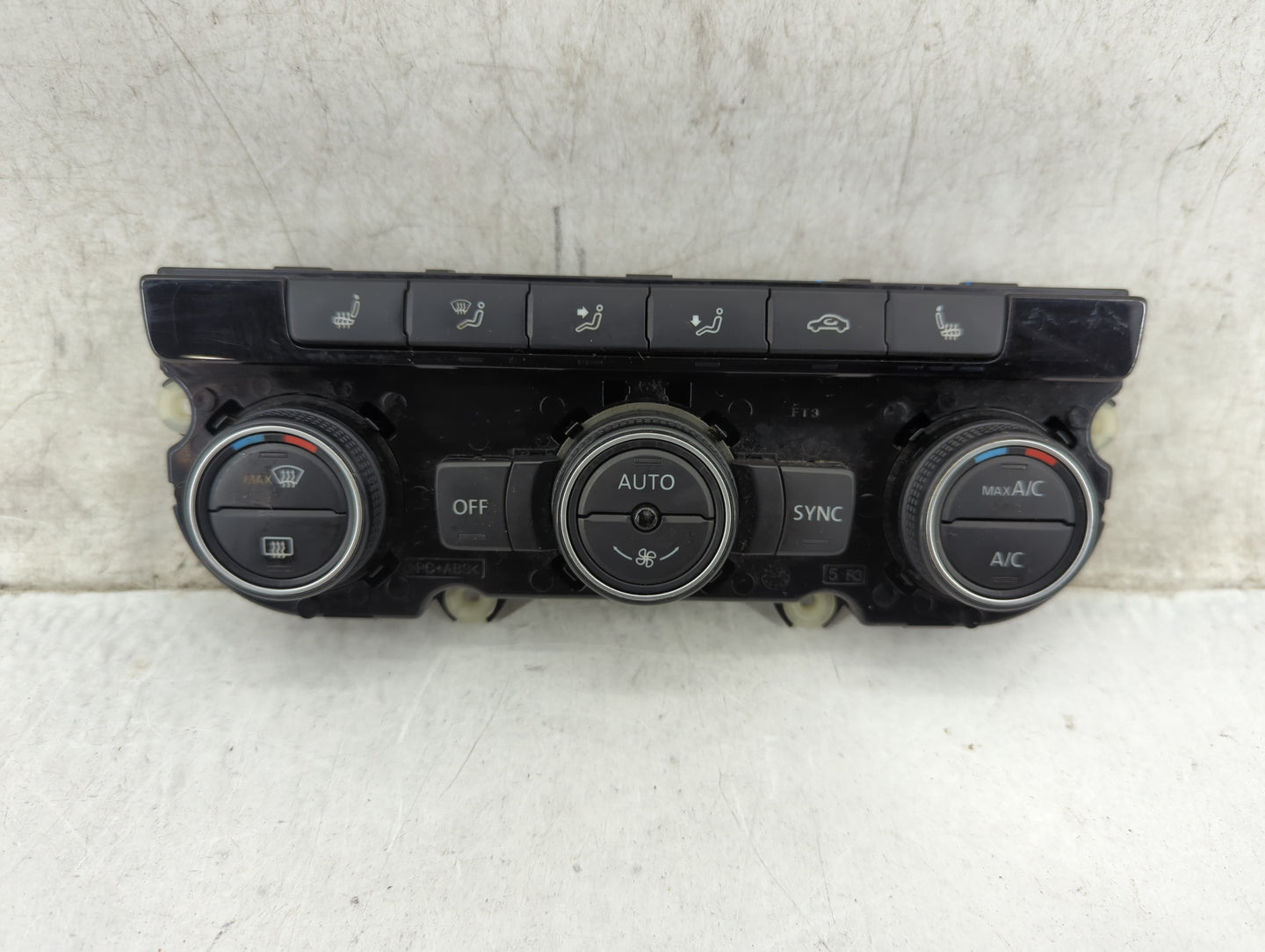 2015 Volkswagen Jetta Gli Climate Control Module Temperature AC/Heater Replacement P/N:1K8907044N 5HB012250-39 Fits OEM Used