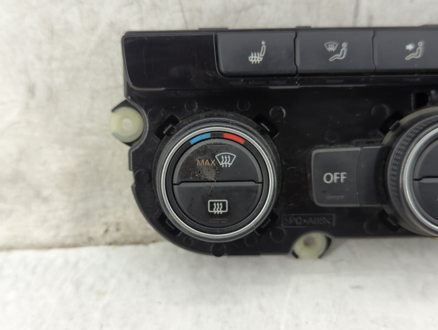 2015 Volkswagen Jetta Gli Climate Control Module Temperature AC/Heater Replacement P/N:1K8907044N 5HB012250-39 Fits OEM Used