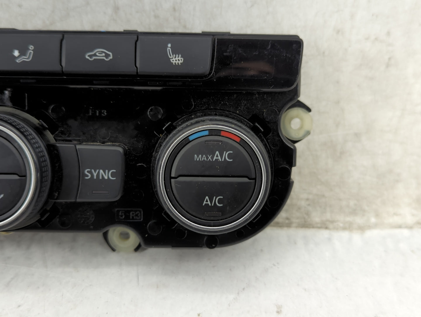 2015 Volkswagen Jetta Gli Climate Control Module Temperature AC/Heater Replacement P/N:1K8907044N 5HB012250-39 Fits OEM Used