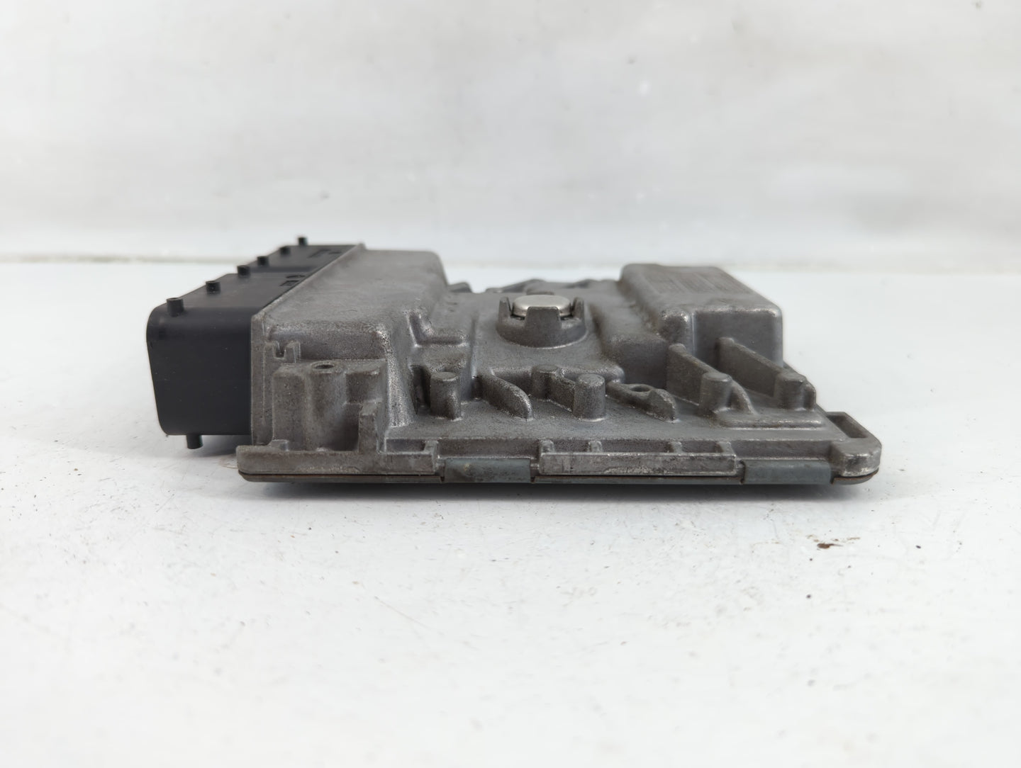 2015 Volkswagen Passat PCM Engine Control Computer ECU ECM PCU OEM P/N:06K 906 071 J Fits OEM Used Auto Parts - Oemusedautop