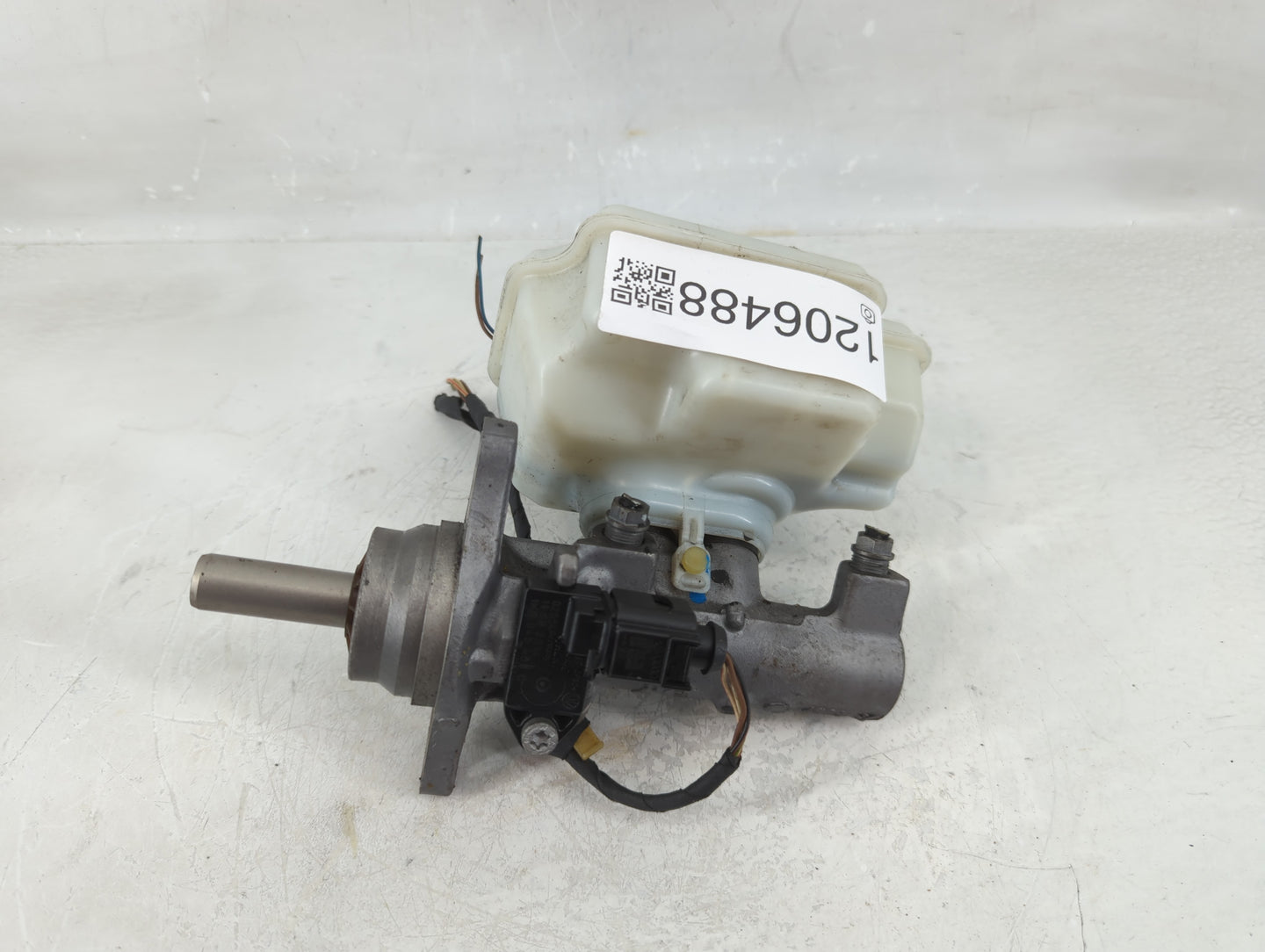 2013-2015 Volkswagen Passat Brake Master Cylinder - Oemusedautoparts1.com