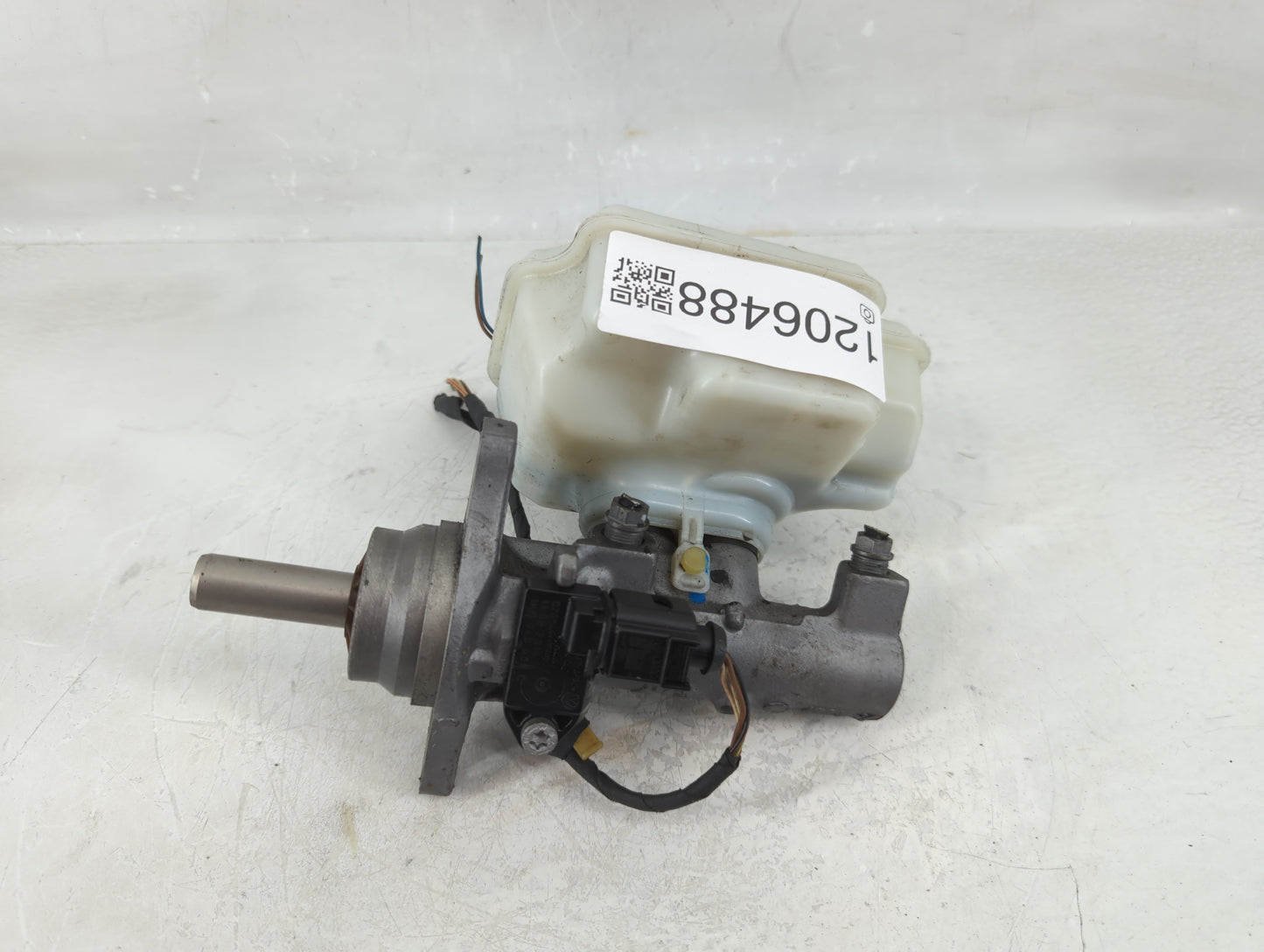 2013-2015 Volkswagen Passat Brake Master Cylinder - Oemusedautoparts1.com