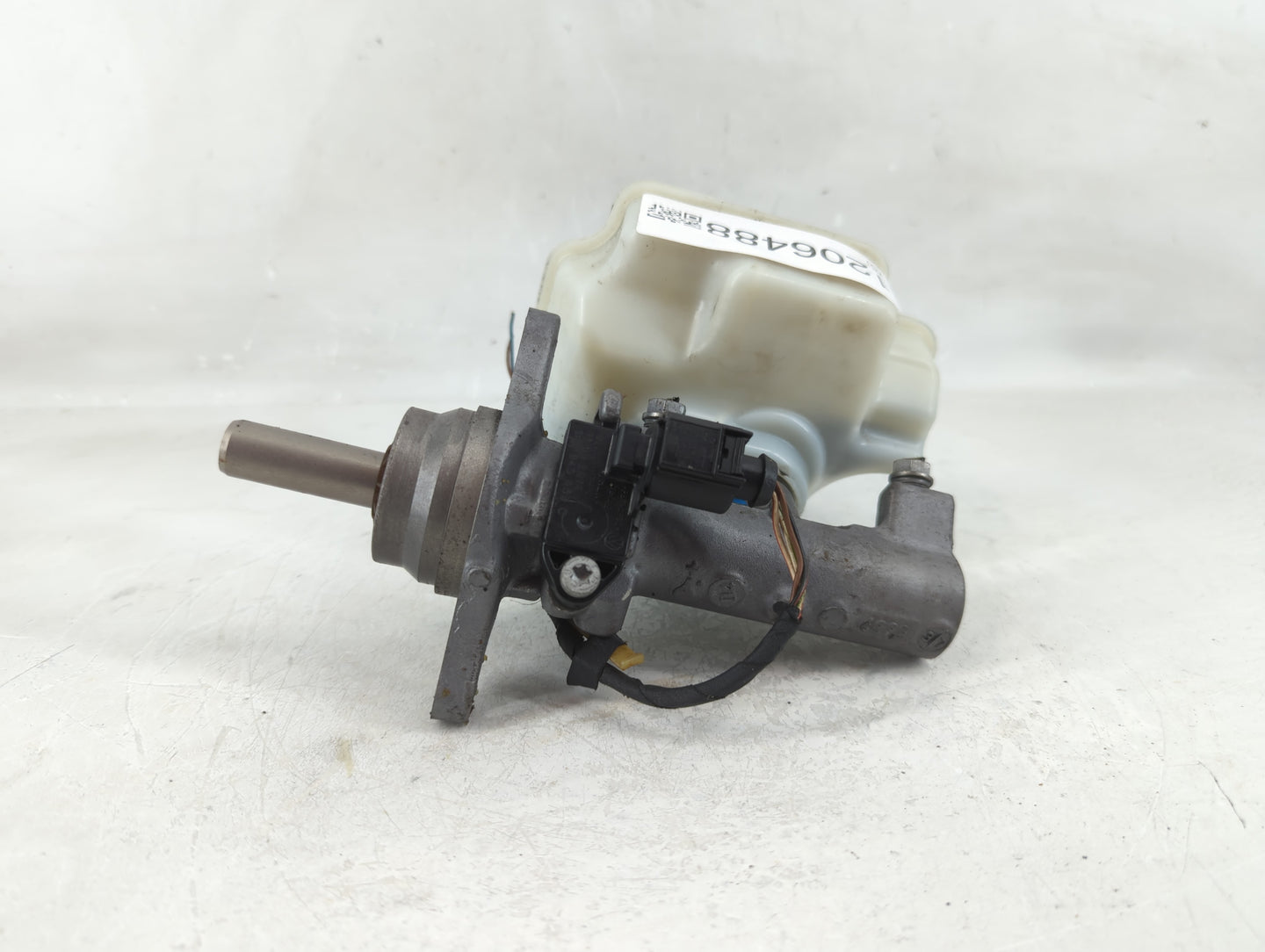 2013-2015 Volkswagen Passat Brake Master Cylinder - Oemusedautoparts1.com