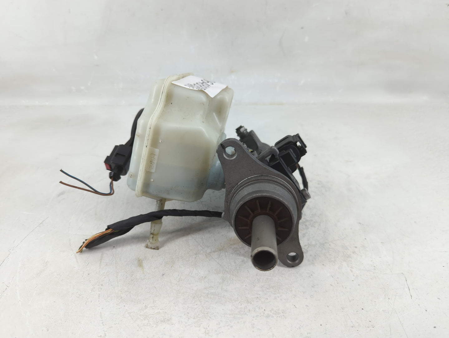 2013-2015 Volkswagen Passat Brake Master Cylinder - Oemusedautoparts1.com