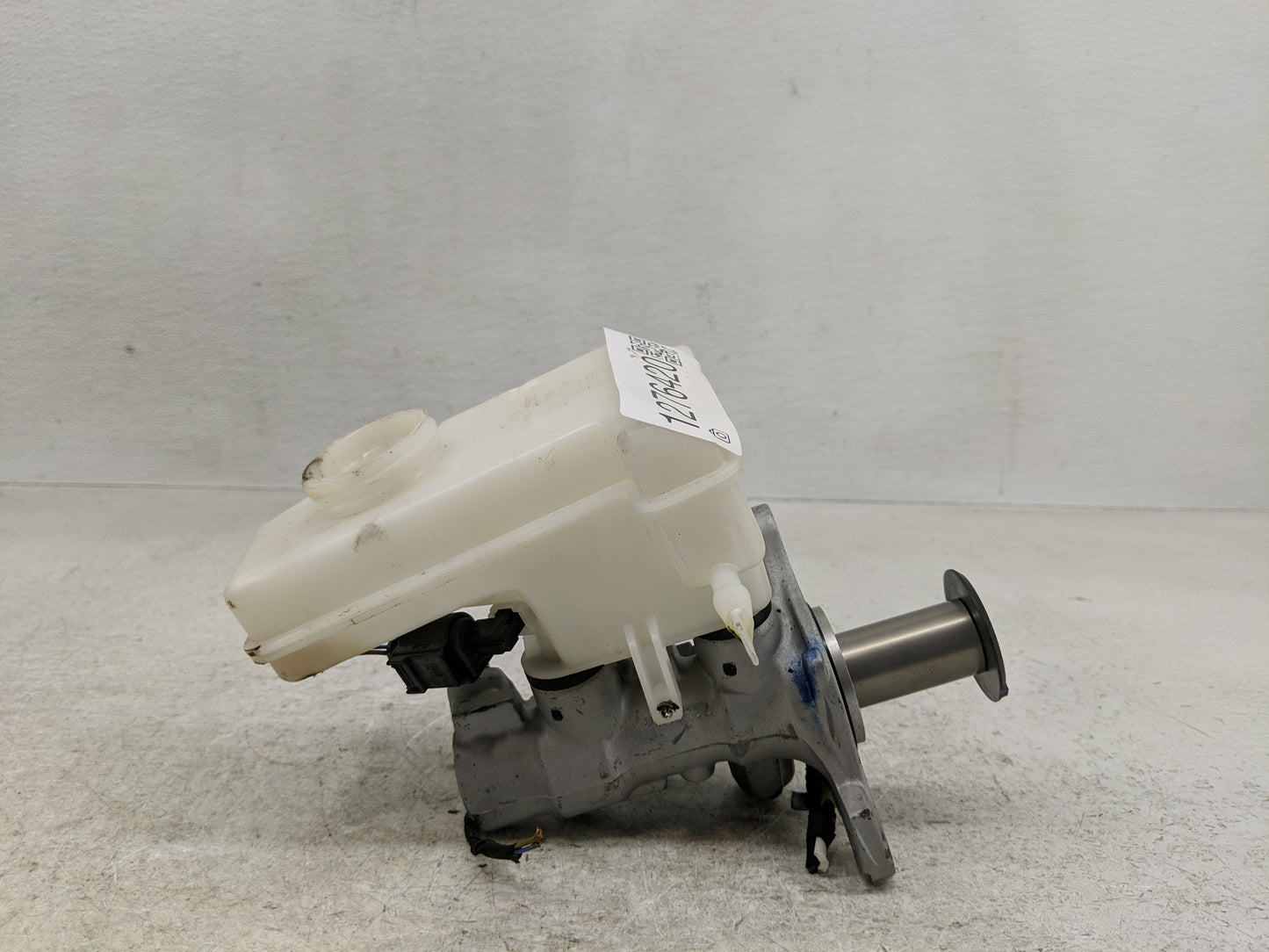 2013-2015 Volkswagen Passat Brake Master Cylinder - Oemusedautoparts1.com